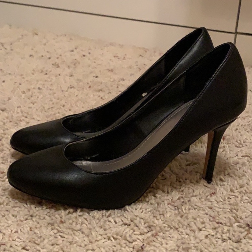 BCBG Generation black heels - Picture 1 of 4